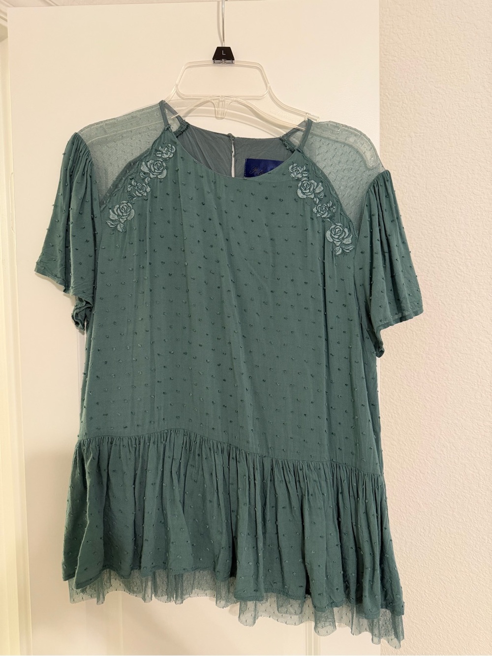 Floral Appliqué Short Sleeve Peplum Top